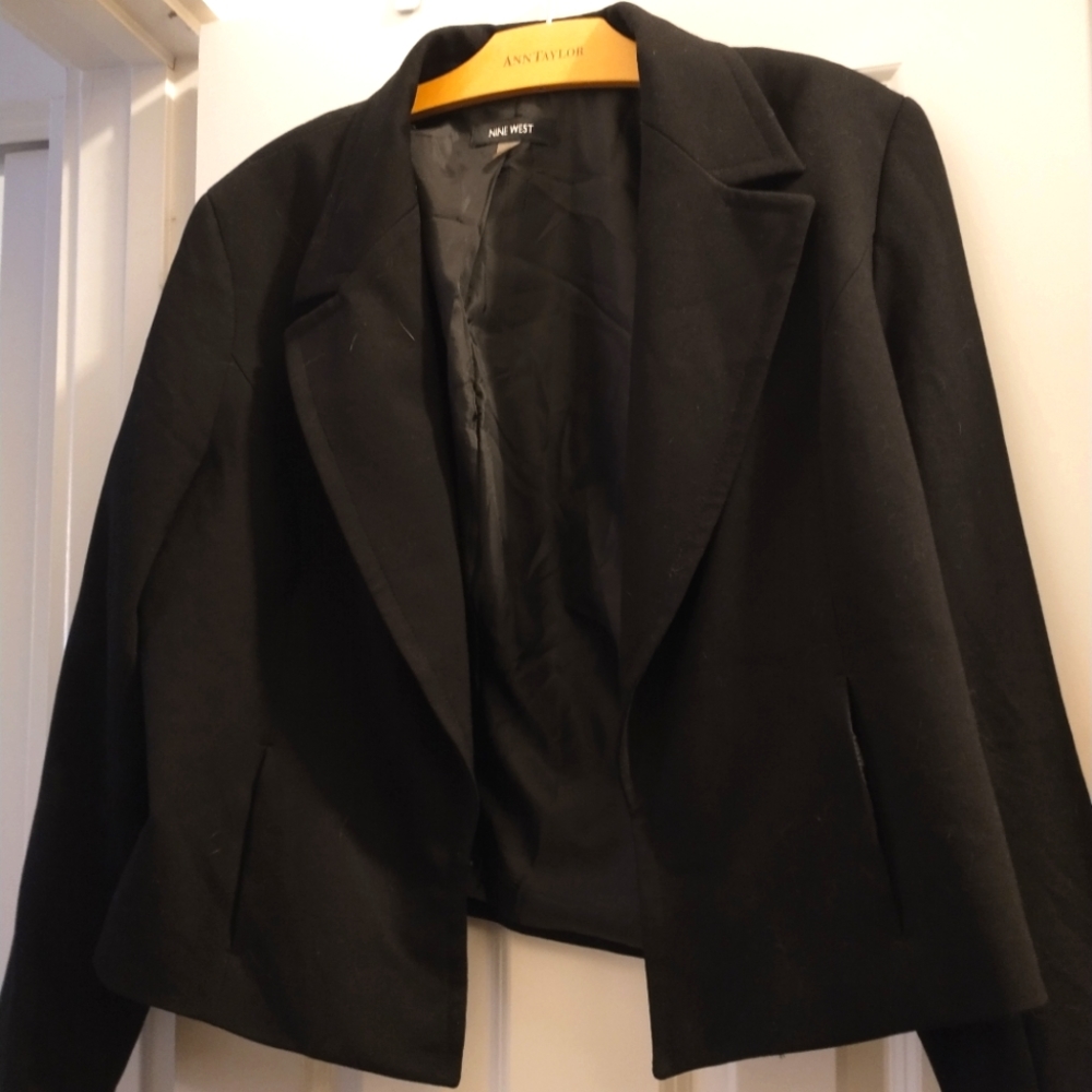 Size 16 Nine West Cropped Blazer Black
